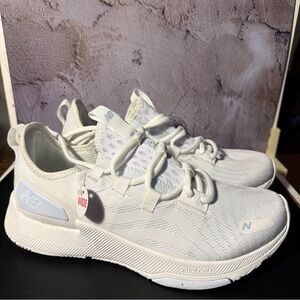 NEW BALANCE FuelCell Trainer v2 Women's Size US 9.5 D White/Blue